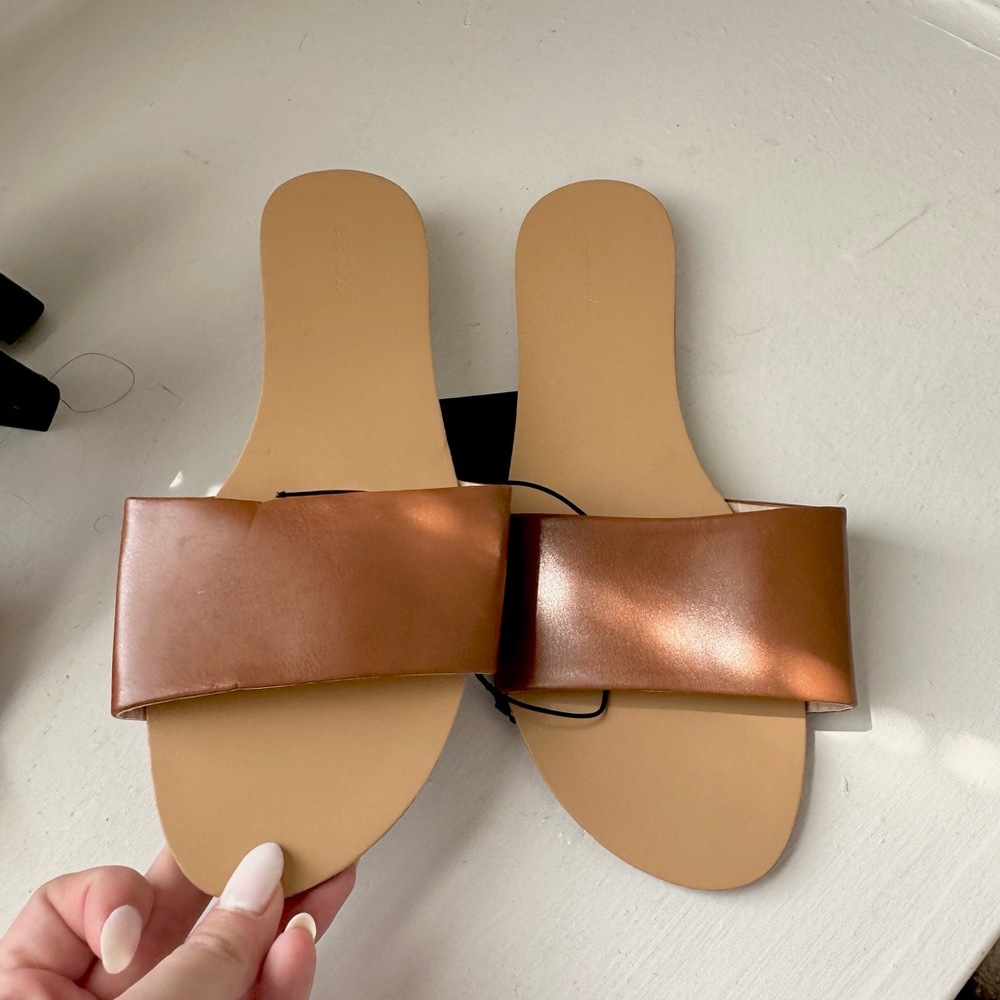 Forever 21 size 6 sandals